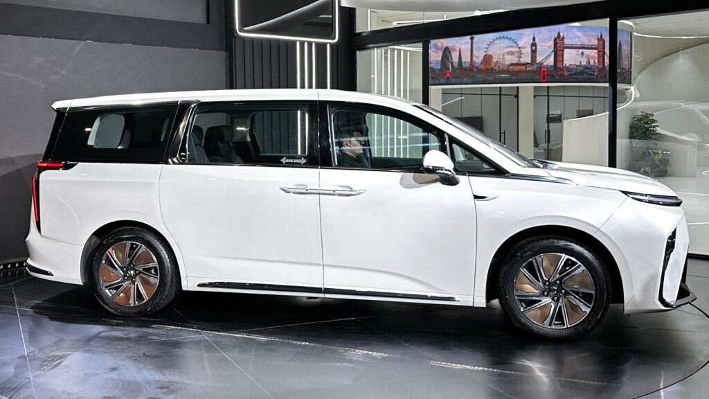 M9 EV